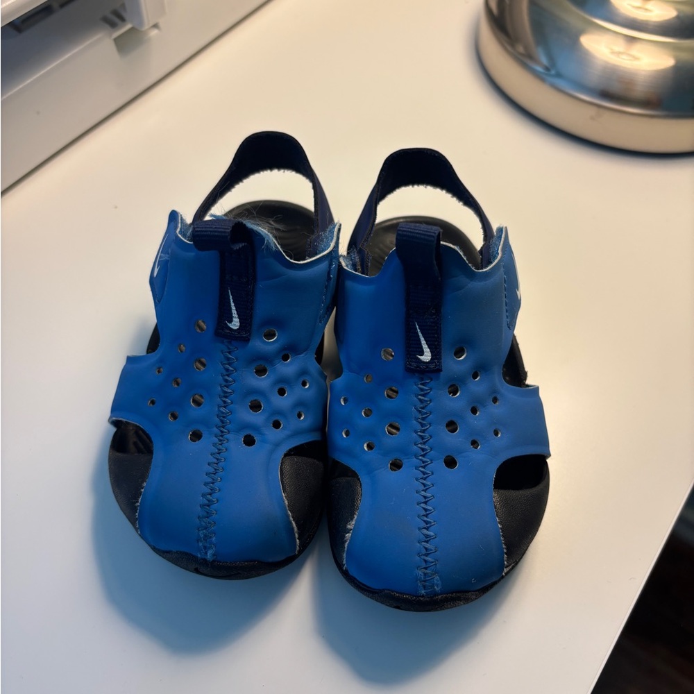 Nike Kids Blue Sandals size 6 $15